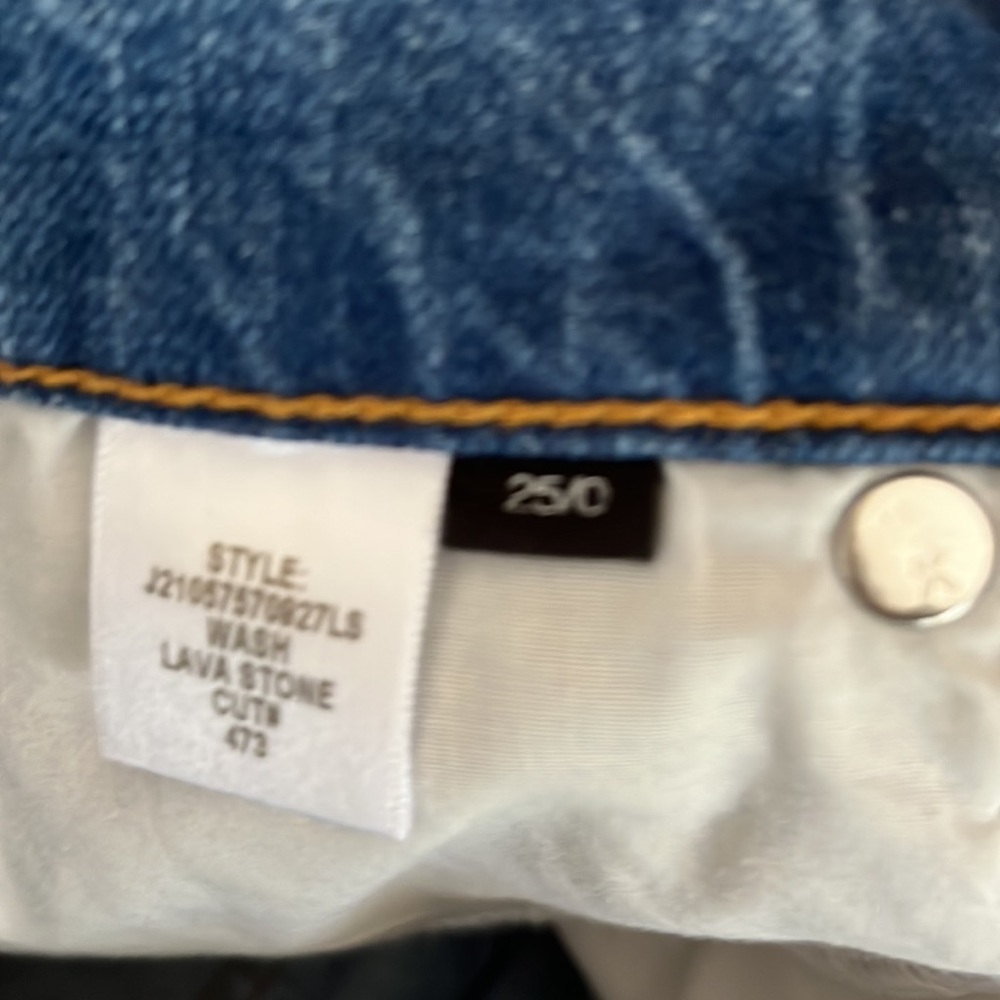 Veronica Beard 25 Shiloh relaxed shorts - Picture 9 of 10
